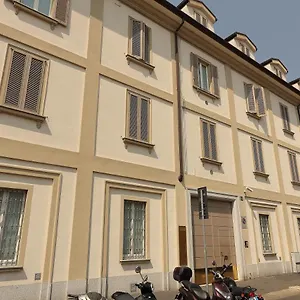 luxury-1-bedroom-navigli-loft.italymilanhotels.net/